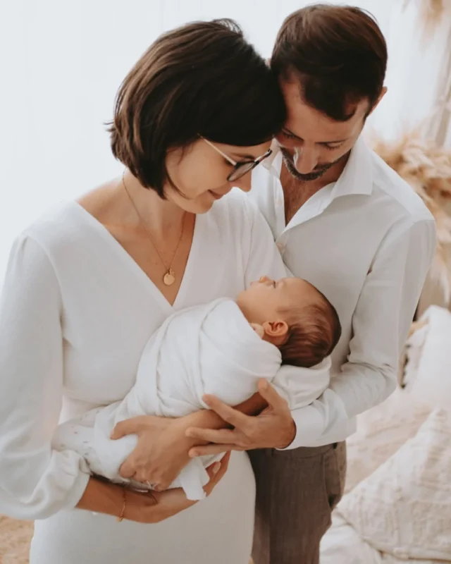 Aucune de vos photos n'est partagée sans votre accord. Votre confiance est essentielle, et je respecte entièrement vos choix quels qu'ils soient. Vous restez toujours libres de choisir ce que vous acceptez ou non de montrer. 

Comme beaucoup de parents me découvrent grâce aux images que je publie ici ou sur mon site web, partager quelques photos (avec votre accord) me permet de continuer à faire connaître mon travail et inspirer d'autres familles à m'accorder leur confiance.

Merci à tous les parents qui me cèdent ce droit. Je mesure le cadeau que vous me faites. C'est très précieux à faire vivre cette belle aventure photographique ❤️

*********** ⁠
Photographe spécialisée Nouveau-né - Grossesse - Bébés - Enfants - Famille
⭐️⭐️⭐️⭐️⭐️⭐️⭐️⭐️⭐️⭐️⭐️⭐️⭐️⭐️⭐️⭐️⭐️
📷 Studio situé à en périphérie de Paris à Sucy en Brie - Val de Marne

Infos et tarifs dans ma bio 👆🏻
⁠
**************************************************

#photographebebe #respectvieprivee #photographiedeconfiance #souvenirsprécieux #parentalité #photographepro #photobebe